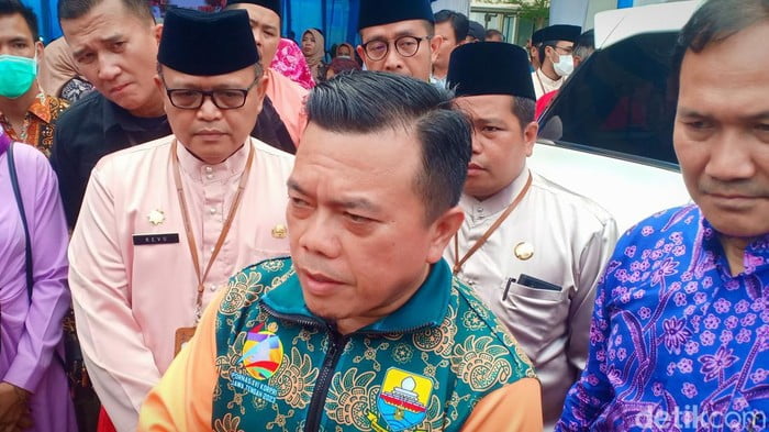 Gubernur Jambi Angkat Bicara soal Makam - Sekolah Terdampak Tol Trans Sumatera