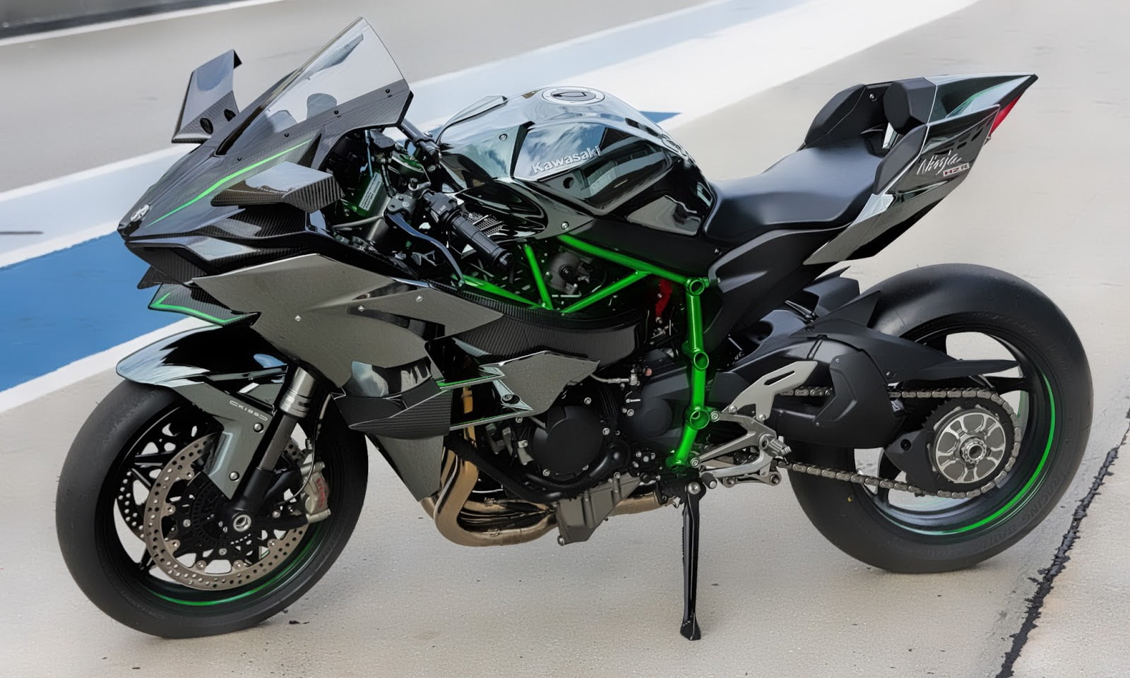 Kawasaki Ninja H2 R: Monster Supersport Menggebrak Dunia Motor!