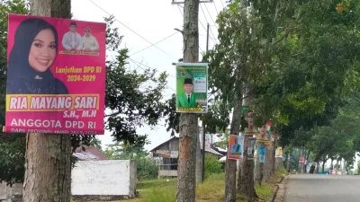 Pohon di Kota Bungo Jadi Tempat Sosialisasi Ulah Caleg Tak Bermodal