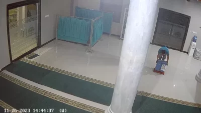Pencuri Kotak Amal Masjid Berhasil Kabur Setelah Di Pergoki Warga