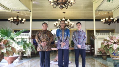 Pertemuan Santai Prabowo – Gibran Dengan Sri Sultan Hamengku Buwono X Membahas Hal Umum dan Bertukar Pikiran
