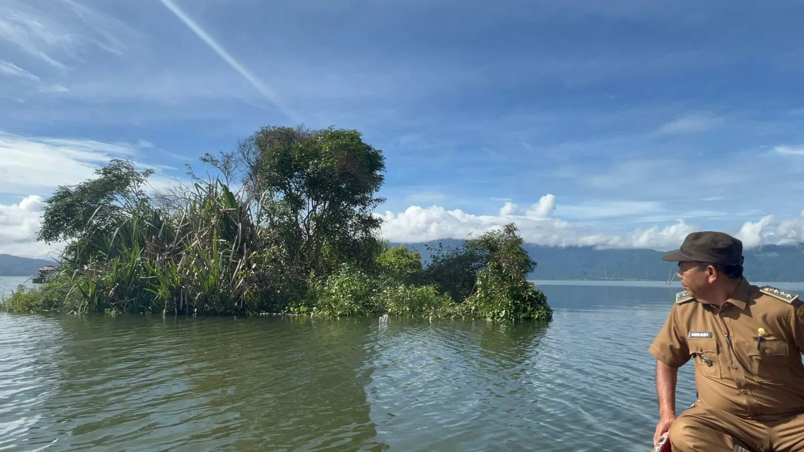 Pulau Terapung Yang Hanyut di Danau Kerinci seluas 1,5 Hektare Terus Bergerak