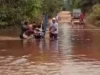 Akses Jalan Menuju Desa Tantan Terputus Akibat Terendam Banjir