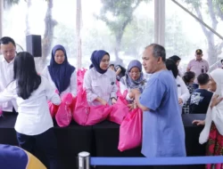1.000 Paket Pangan di Bagkikan Kepada Masyarakat Sekitar Perusahaan Pupuk Indonesia